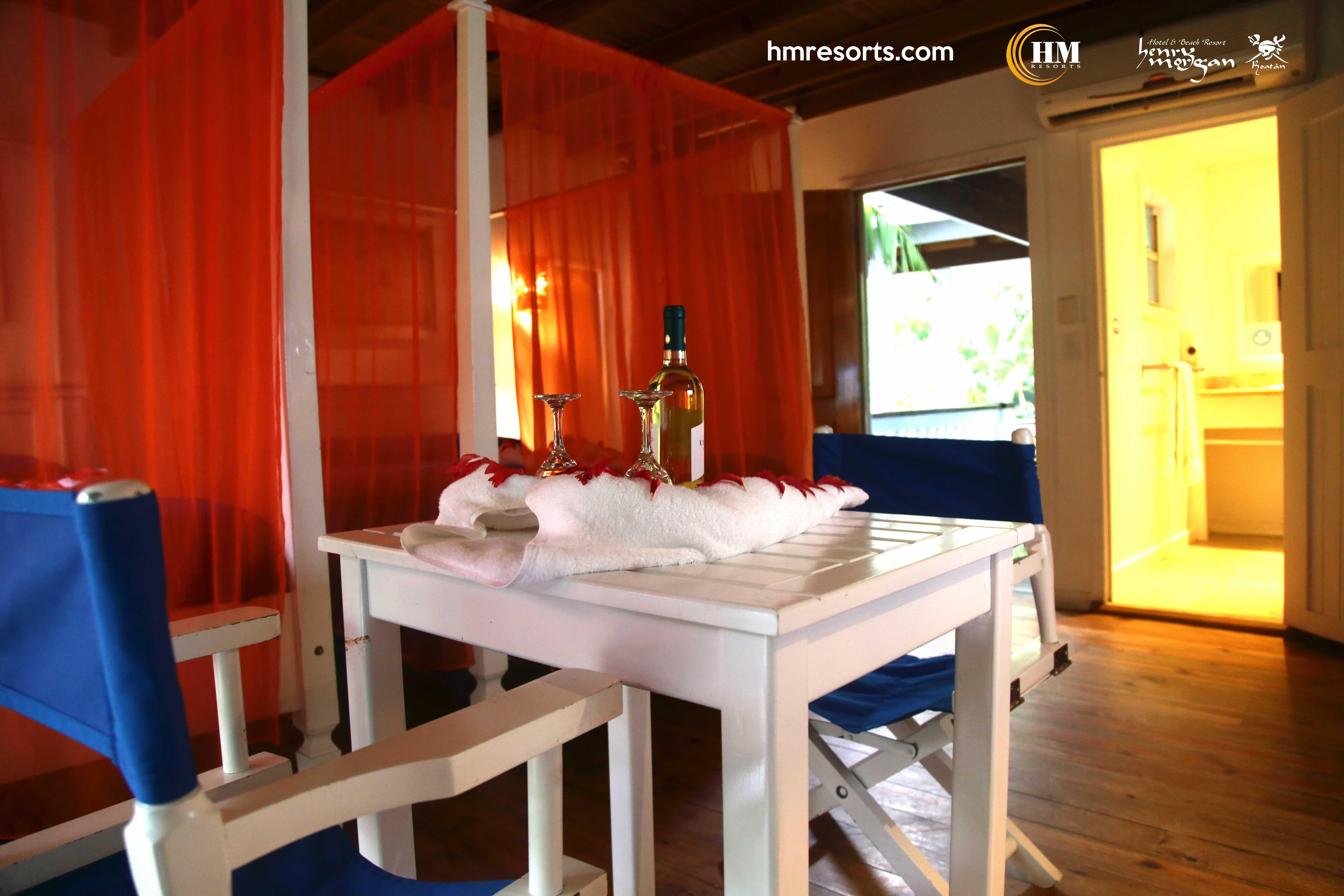 Hotel Henry Morgan All Inclusive West Bay Exteriör bild