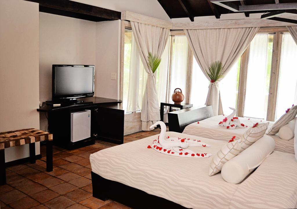 Hotel Henry Morgan All Inclusive West Bay Exteriör bild